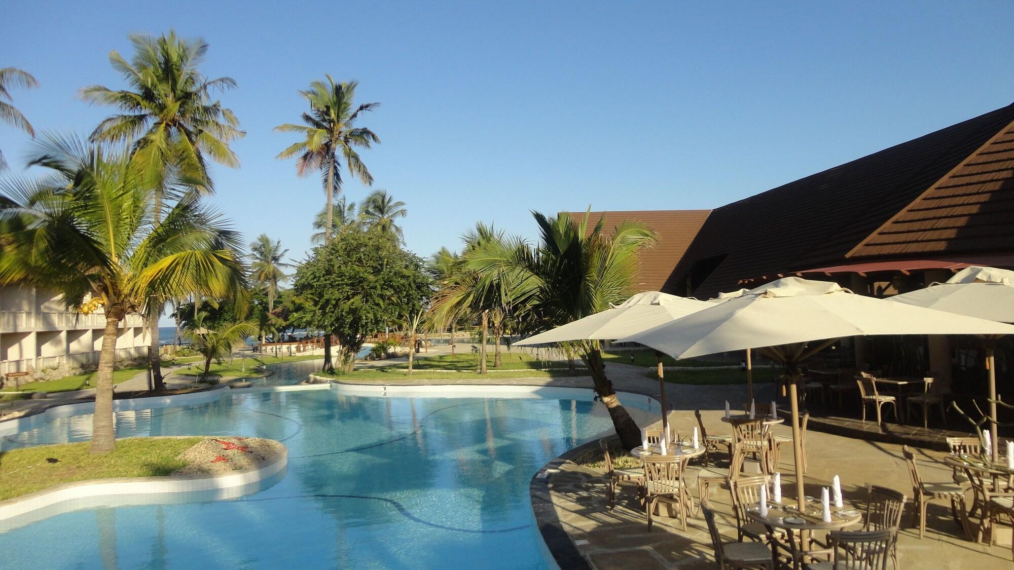 Amani Tiwi Beach Resort Buitenkant foto