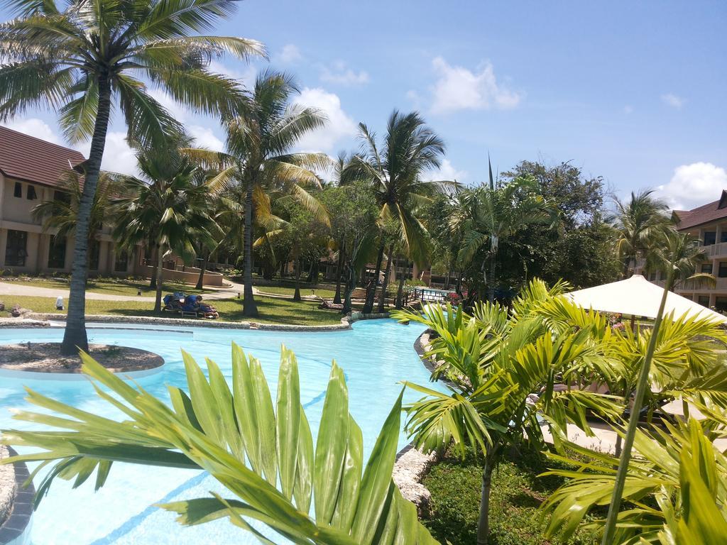 Amani Tiwi Beach Resort Buitenkant foto